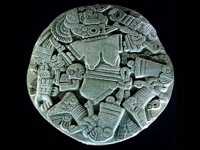 <a href="/mythology/coyolxauhqui_moon.html&edu=elem&lang=sp">Coyolxauhqui</a> fue la diosa de la <a href="/earth/moons_and_rings.html&edu=elem&lang=sp">Luna</a> de acuerdo a la mitologa azteca. Esta imagen reproduce la "Piedra Coyolxauhqui," a monolito gigante encontrado en el Gran Templo de Tenochtitlan.
<p><small><em>Imagen cortesa del Museo del Templo Mayor, Mxico.</em></small></p>